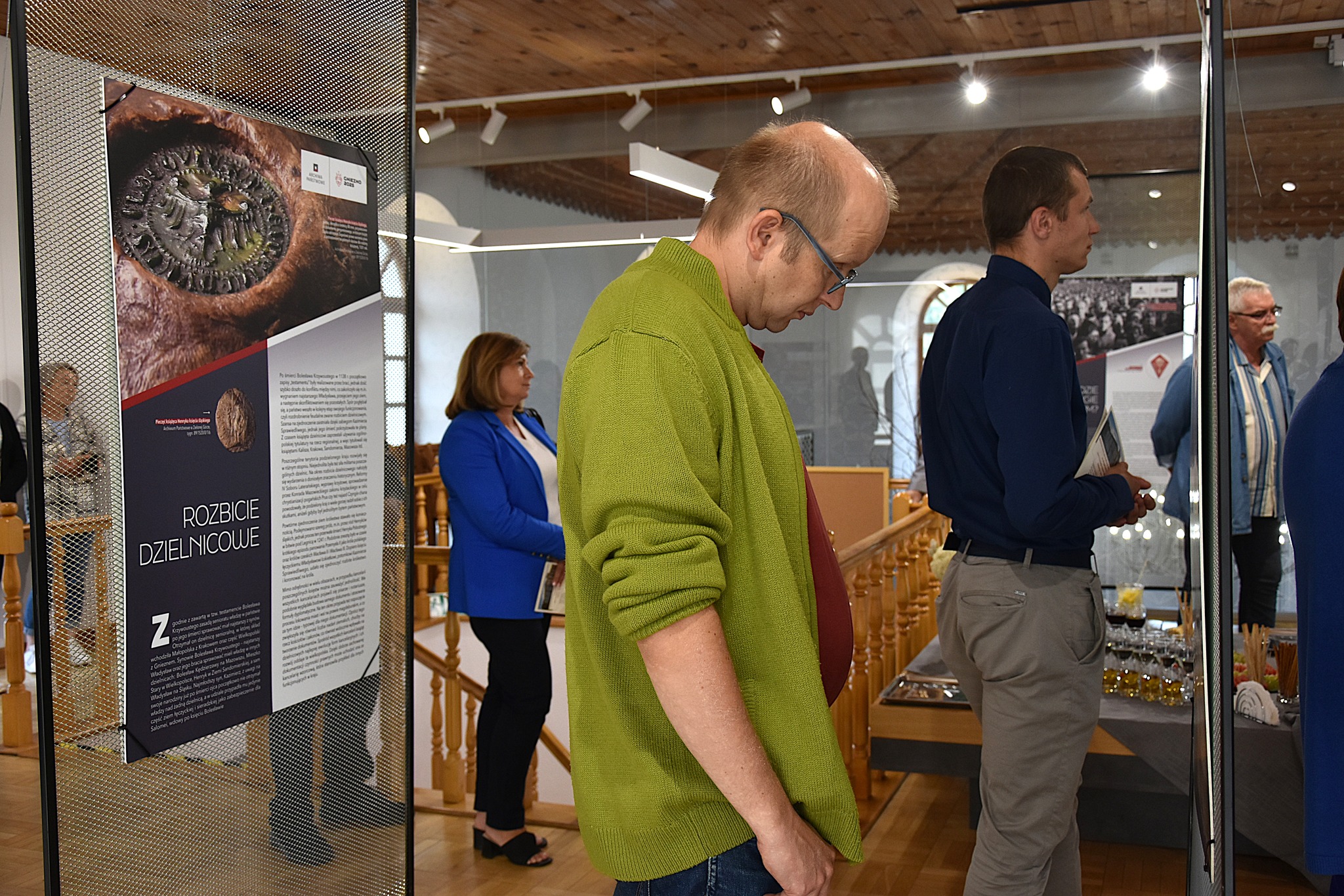 Bezsenne głowy, co dżwigają korony - otwarcie wystawy